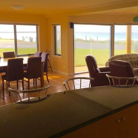 Horizons Beachfront Apartment بور فيري المظهر الخارجي الصورة