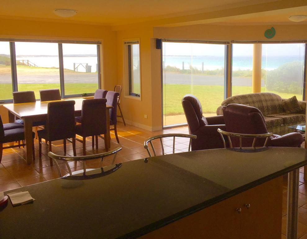 Horizons Beachfront Apartment بور فيري المظهر الخارجي الصورة