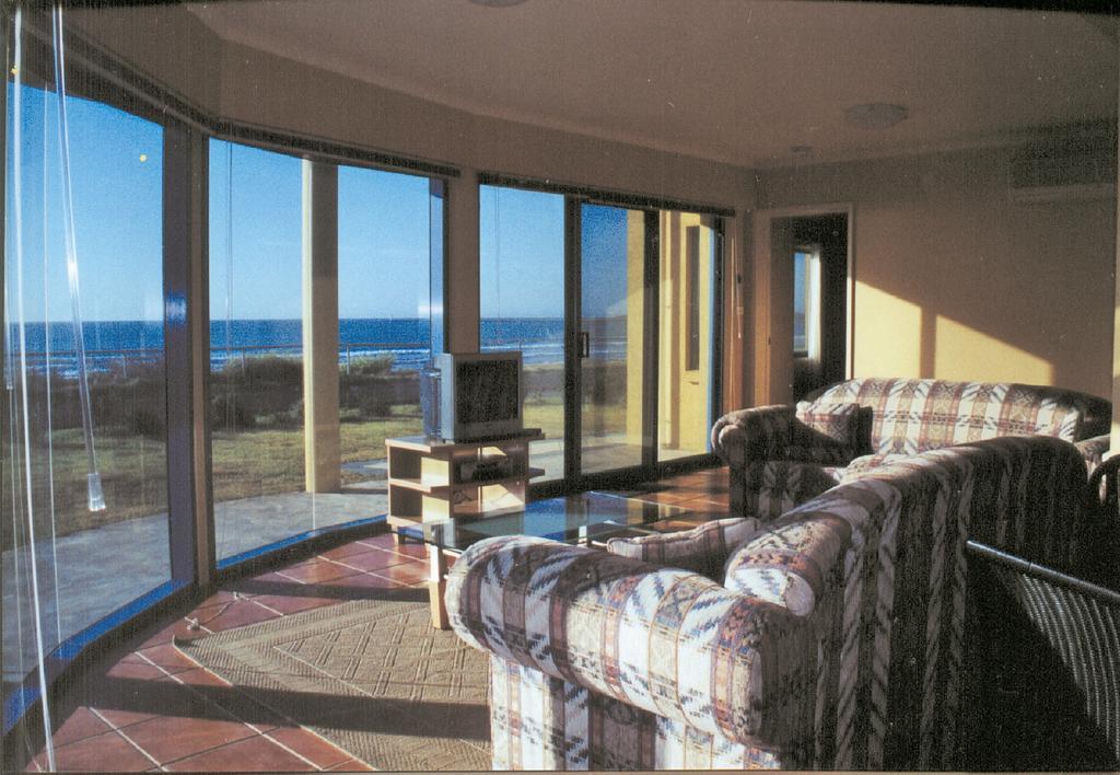 Horizons Beachfront Apartment بور فيري المظهر الخارجي الصورة