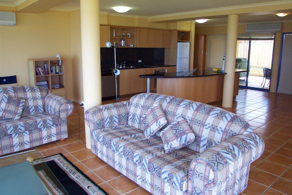 Horizons Beachfront Apartment بور فيري المظهر الخارجي الصورة